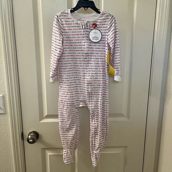 Hallmark Movie Channel Kids Footed Pajamas Footie Christmas Size 3T NWT - Picture 1 of 11